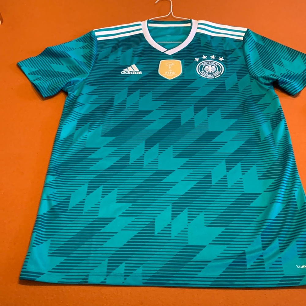 Adidas medium soccer jersey